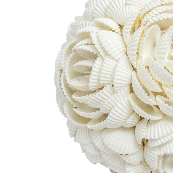 Boule décorative en coquillages blanc forme de rose bali
