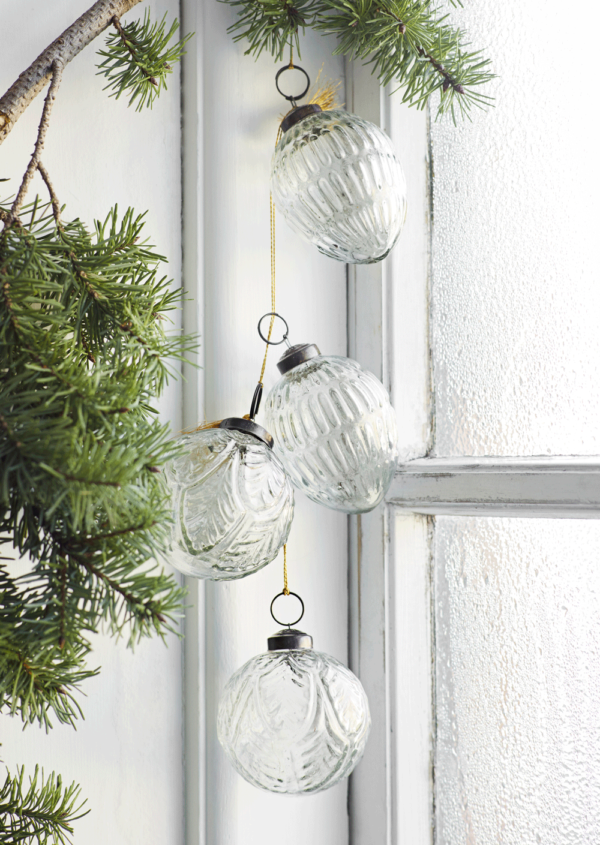 Boule de noel en verre madam stoltz