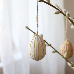boule de noël à paillettes dorées blanc