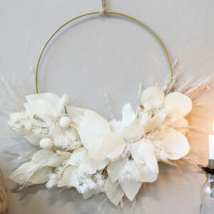 couronne de fleurs séchées naturelles à suspendre blanc