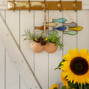 porte manteau mural en métal ocre