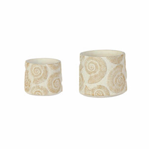 cache pot motif coquillage beige et blanc