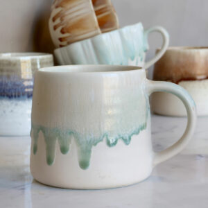 tasse en ceramique email coulure bleu 2